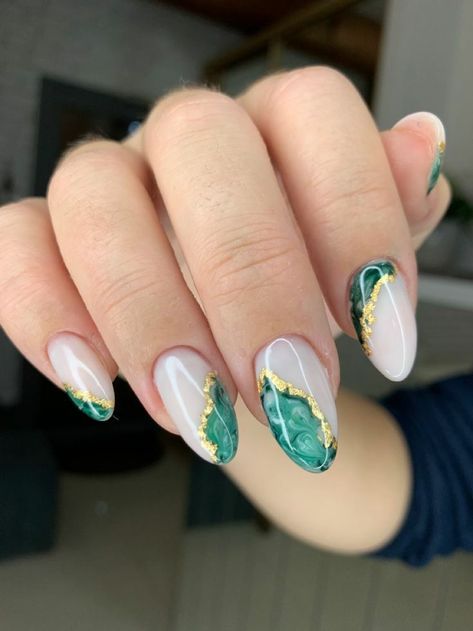 Green Modern Nails, Modern Green Nails, Green Watercolor Nails, Green Marble Nail Art, Graduation Nails Green, Light Green Marble Nails, Green Graduation Nails, White And Green Nail Designs, Graduation Nails Design