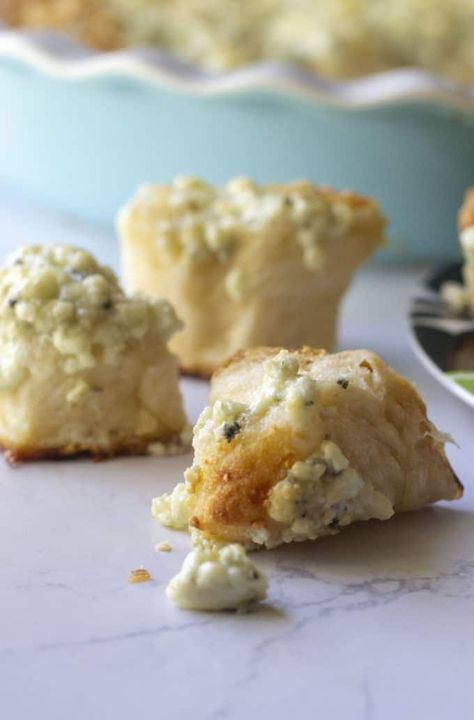 Blue Cheese Appetizers, Blue Cheese Recipes, Bread Pull Apart Recipes, Cheese Appetizer, Weeknight Recipes, Canned Biscuits, Popular Food, Cheese Biscuits, Quick And Easy Appetizers