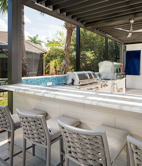 Modern Cantilevered Pergola for a Waterfront Pool Deck | Azenco Louvered Pergola On Deck, Motorized Louvered Pergola, Patio Fan, Outdoor Cooking Spaces, Modern Pergola, Screened In Patio, Pergola With Roof, White Floors, Bar Seating