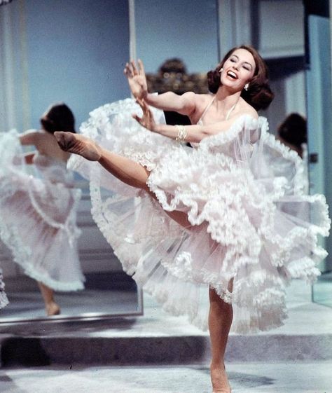 Old Hollywood ⭐ har delat ett inlägg på Instagram: "Cyd Charisse photographed for Silk Stocking (1957) 💜 This dance sequence was considered too risqué…" • Följ hens konto för att visa 575 inlägg. Helen Rose, Cyd Charisse, Carmen Miranda, Silk Stockings, Silk Outfit, Rita Hayworth, Silk Lingerie, Golden Age Of Hollywood, Designer Lingerie