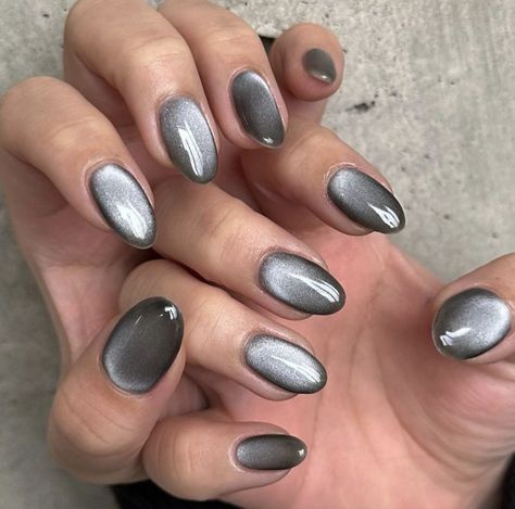 Silver Magnetic Nails, Glitz And Glam Nails, Silver Aesthetic, Spooky Nails, Minimal Nails Art, Halloween Idea, Hello Nails, Hippie Nails, Tap Tap