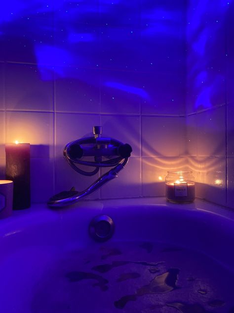 Blue Shower Aesthetic, Vida Aesthetic, Shower Aesthetic, Bath Aesthetic, Shower Essentials, Room Organization Bedroom, Dream Shower, Dark Blue Wallpaper, Bathroom Aesthetic