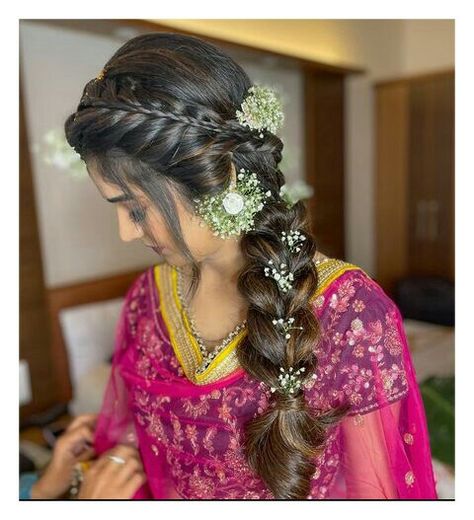 Side Hairstyles Wedding Indian, Engement Bride Hairstyle, Messy Choti Hairstyles, Messy Braid Hairstyles For Long Hair, Massy Choti Hairstyle, Hairstyles For Designer Saree, Braid With Flowers Indian, Hairstyles For Haldi Function, Messy Hairstyles For Indian Wedding