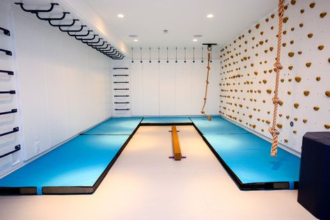 Indoor Playroom, Gymnastics Room, Basement Playroom, Gym Room At Home, Indoor Gym, Kids Basement, Kids Gym, Indoor Climbing, Climbing Gym