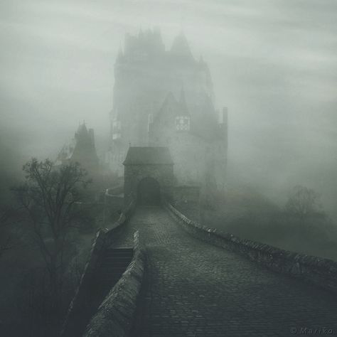 Shrouded in Mystery | by Mariko | iPhone 6s Dark Windows, Medieval Aesthetic, Old Castle, Dark Castle, Castle Aesthetic, The Fog, Fantasy Aesthetic, Dark Places, 영감을 주는 캐릭터