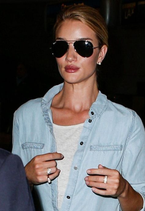 Aviator Sunglasses Outfit, Red Backless Dress, Light Denim Shirt, Celebrity Style Dresses, Sunglasses Outfit, Lax Airport, Rosie Huntington, Chic Shirts, Designer Denim