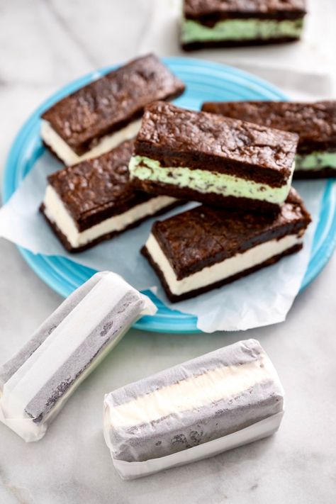 Brownie Ice Cream Sandwiches – The Fountain Avenue Kitchen Brownie Ice Cream Sandwiches, Icecream Ideas, Diy Ice Cream Sandwiches, Homemade Ice Cream Sandwiches, Target Food, Ice Cream Sandwiches Recipe, Mint Chip Ice Cream, Brownie Sundae, Cookie Sandwich