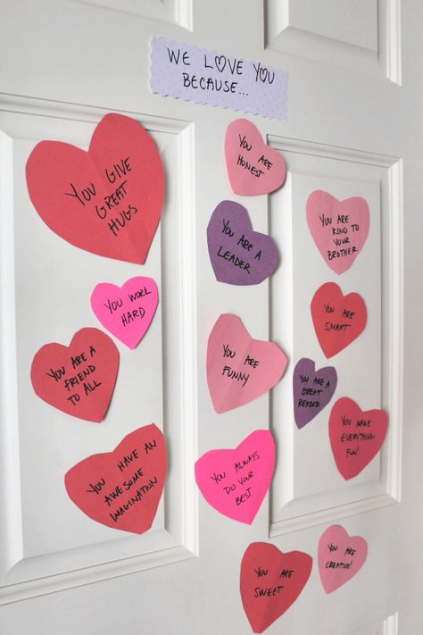 Post It Heart On Mirror, Valentines Classroom Decorations, Countdown For Kids, Magical Childhood, Valentine Notes, Valentine Door Decorations, Valentines Patterns, Diy Valentines Decorations, Day Countdown