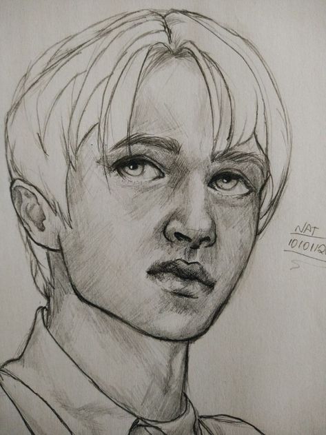 Draco Malfoy Sketch Pencil, Draco Malfoy Drawing Pencil, Harry Potter Pencil Drawings, How To Draw Draco Malfoy, Draco Malfoy Drawing Pencil Easy, Draco Sketch, Sketches Harry Potter, Draco Malfoy Sketch, Draco Drawing