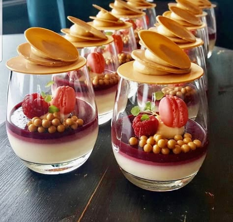 Fancy Desserts Presentation, Fancy Desserts Recipes, Dessert Presentation, Gourmet Desserts, Beautiful Desserts, Fancy Desserts, Plated Desserts, Lemon Curd, Mini Desserts