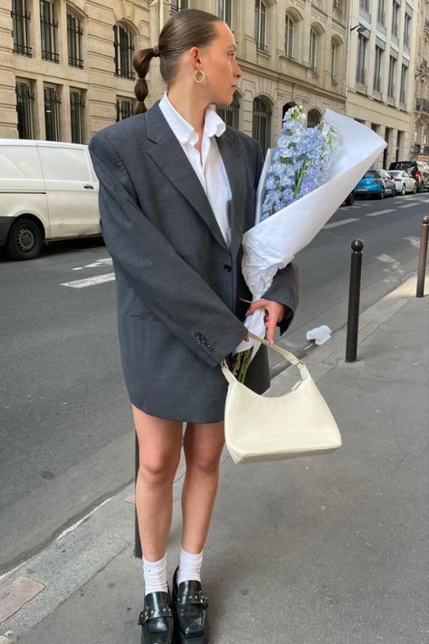 Loafers Women Outfit, London Outfit, Monochrome Fashion, Paris Outfits, Things I Love, Blazer Outfits, Spring Looks, Fall 2023, Spring Summer Outfits