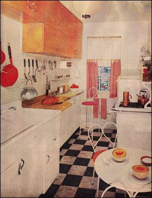 1955 Kitchen - Tiny NYC apartment with a peg board backsplash ... more than 5 years before Julia organized her famous kitchen in Cambridge (and now housed in the Smithsonian). From www.midcenturyhomestyle.com. Pegboard Backsplash, Pegboard Kitchen, 1940s Kitchen, Kitchen Ornaments, Vintage Kitchens, Diy Dining Room, Diy Dining, White Modern Kitchen, Old Kitchen