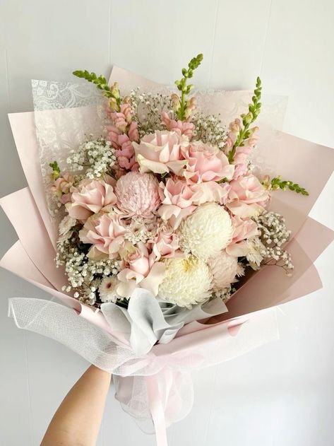 Mixed Flowers Bouquet, Proposal Flowers Bouquets, Birthday Bouquet Ideas, Soft Pink Bouquet, Coloured Bouquet, Aesthetic Flower Bouquet, Flower Bouquet Aesthetic, Flower Bouquet Birthday, Mixed Flower Bouquet