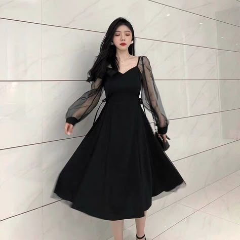 Dress Korean Style Simple, Aesthetic Korean Fashion, Summer Outfit Ideas For Women, Korean Skirt, Fashion Outfit Ideas, Cute Black Dress, Simple Frocks, Black Dresses Classy, Beautiful Black Dresses