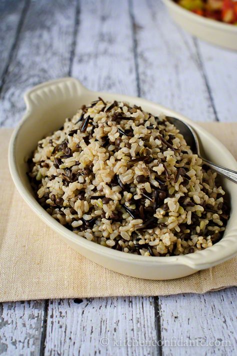 Wild & Brown Rice w/Black Beluga Lentils from Kitchen Confidante - I love the nutty flavor of wild rice, this sounds like a winner. Black Beluga Lentils, Brown Rice Cooking, Beans And Cornbread, Lentils Beans, Vegan Main Dishes, Lentil Recipes, Grain Foods, Lime Chicken, Savory Recipes