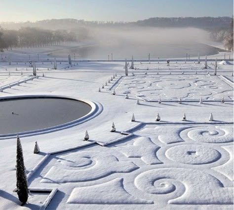 Versailles gardens in winter Versailles Garden, Chateau Versailles, My French Country Home, Pastel Decor, Palace Of Versailles, Chateau France, Land Art, Oh The Places Youll Go, Places And Spaces