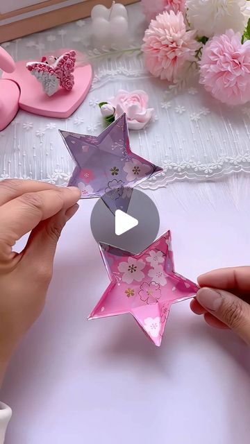 Box Origami Tutorial, Origami Stars Step By Step, 3d Stars Diy Paper Easy, Origami Stars Tutorial Videos, How To Make Lucky Paper Stars, Wishing Stars Origami, Origami Lucky Stars Tutorial, Box Origami, Kids Handicraft