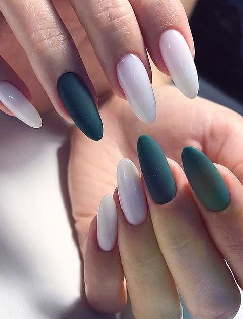 Nail Stylist, Black White Nails, Emerald Nails, Nail Problems, Dark Green Nails, Nail Trend, Dark Days, Gelish Nails, Glitter Gel Nails