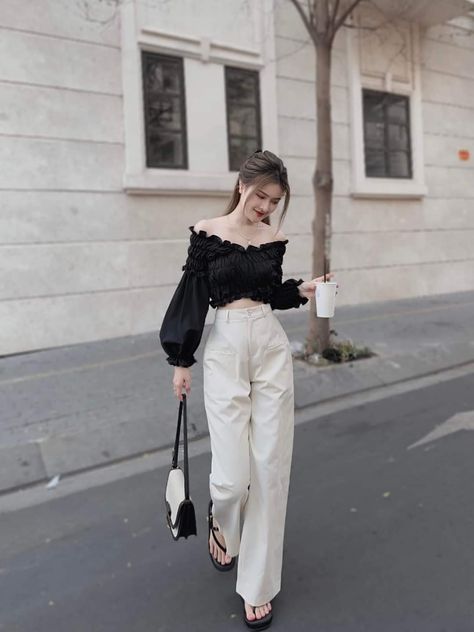 Business Casual Outfits Korean, Casual Hangout Outfit, Japanese Outfits Casual, Japan Outfit Ideas, Korean Outfits Men, Outfits Japan, Skirt Outfits Korean, Japanese Minimalist Fashion, Men Korean Fashion