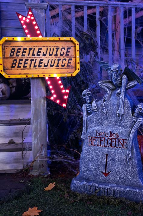 LED Here Lies Beetlejuice Tombstone Beetlejuice Tombstone, Beetlejuice House, Pirate Wreath, Tombstone Diy, Halloween Juice, Here Lies, Beetlejuice Movie, Ghost Skull, Beetlejuice Halloween