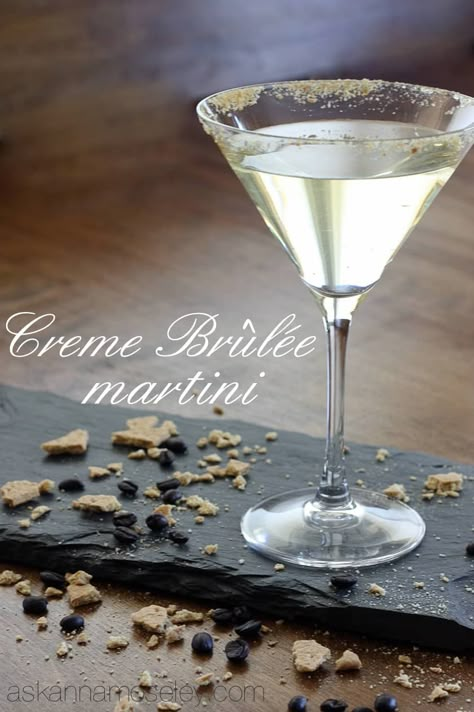 Creme Brulee Desserts, Martini Recipe, Winter Cocktails, Martini Recipes, Drinks To Try, Alcohol Drink Recipes, 5 O Clock Somewhere, Daiquiri, Alcohol Recipes