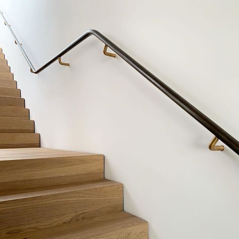 CASSON on Instagram: “These minimal bronze handrail brackets are exquisite. Find these and more online in our HARDWARE | Architectural Specialties category.  See…” Rose Installation, Modern Handrail, Stair Art, Handrail Design, Plasterboard Wall, Stair Railing Design, Handrail Brackets, Age Gracefully, Railing Design