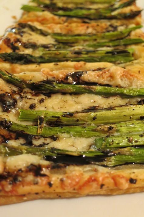 Asparagus and Gruyère Tarts #sweetjumbles #recipe #asparagus #gruyere #tart Gruyere Tart, Recipe Asparagus, Asparagus Tart, Pies & Tarts, Mind You, Delicious Dinner, Tart Recipes, Good Enough, Yummy Dinners