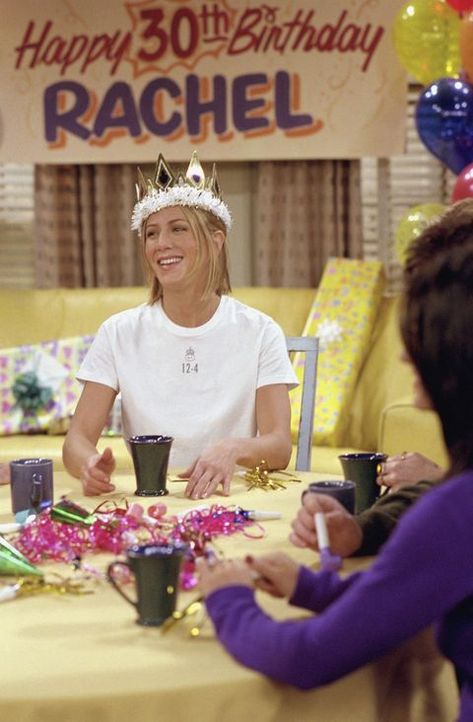 Jennifer Aniston 90s, 30th Birthday Themes, Rachel Friends, Friends Scenes, Friends Series, Birthday Party Outfits, Friends Party, Friends Show, Friends Tv Show