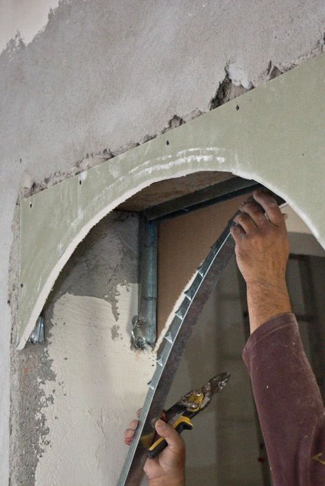 Installing the metal stud arch Metal Stud Framing, Archways In Homes, Wall Arch, Arch Building, Plywood Thickness, Metal Building Home, Arch Doorway, Dry Wall, Carpentry Skills