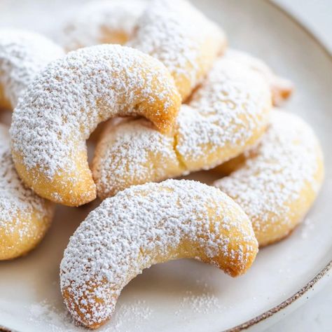 Almond Moon Cookies, Almond Crescents Cookies, Almond Croissant Cookies, Crescent Roll Cookies, Almond Cookie Run, Almond Crescent Cookies Recipes, Almond Crescent Cookies, Christmas Trays, Crescent Cookies