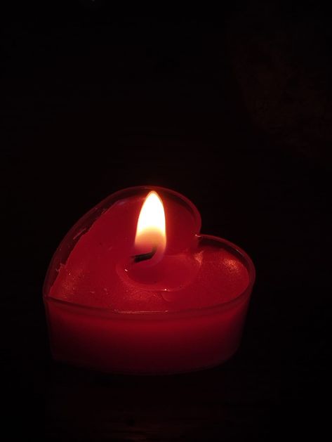 Valentines Day Dark Aesthetic, Heart Candles Aesthetic, Red Aesthetic Lana Del Rey, Dark Valentines Aesthetic, Candles Aesthetic Dark, Imagine Tattoo, Coquette Candle, Red Heart Candles, Idea Candle