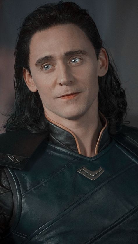 Marvel Man, Avengers Black Widow, Marvel Gif, Loki Aesthetic, Loki Wallpaper, Marvel Loki, Thor Loki, Marvel Photo, Avengers Wallpaper