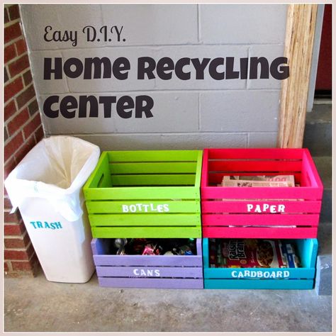 Easy D.I.Y. Home Recycling Center made from wooden crates: Bottles, Paper, Cans, Cardboard and Trash Home Recycling, Koti Diy, Waste Free Living, Recycling Station, Creative Organization, Recycling Center, Recycling Containers, Reduce Reuse Recycle, Eco Living