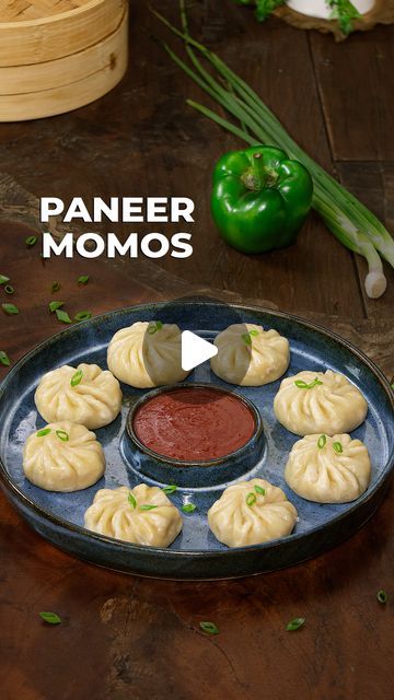 Easy Momos Recipe, Paneer Momos Recipe, Paneer Momos, Veg Momos Recipe, Onion Greens, Veg Momos, Momos Recipe, How To Make Paneer, Easy Diy Room Decor