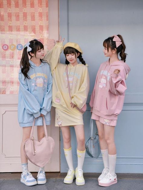 Demon Angel, Kawaii Harajuku Fashion, Hoodie Shorts, Bestie Outfits, Best Friend Pictures Tumblr, Friend Pictures Poses, Shorts Skirt, Bff Outfits, Kawaii Harajuku