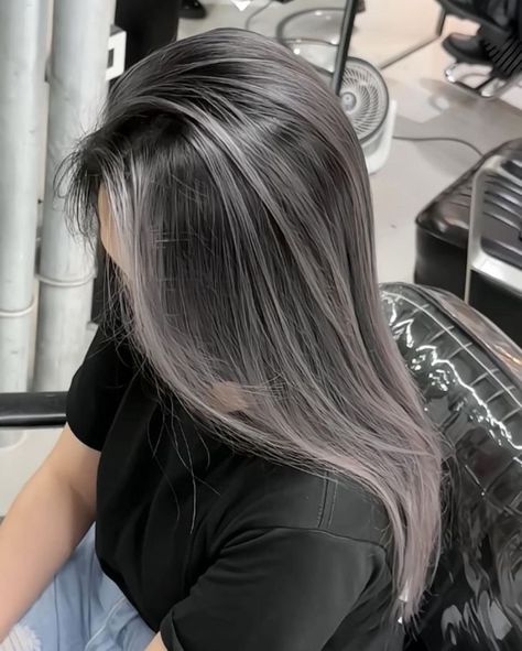 Make a bold statement with line-dyed hair, a trendy technique that involves coloring horizontal lines into your straight locks. This edgy style adds a pop of color and visual interest to your hair, creating a modern and artistic look that’s perfect for those who love to stand out from the crowd. Silver Balayage Straight Hair, Long Straight Hair Ideas, Silver Highlights On Brown Hair, Balayage On Straight Hair, Straight Hair Inspiration, Silver Balayage, Straight Hair Ideas, Hair Dye Videos, Balayage Straight Hair