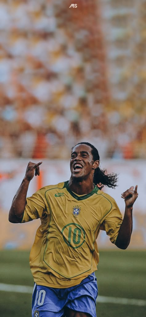 Ronaldinho Wallpapers, Brazil Wallpaper, Football Brazil, Soccer Images, Football Celebrations, Football Poses, Football Players Photos, Soccer Photography, Legends Football