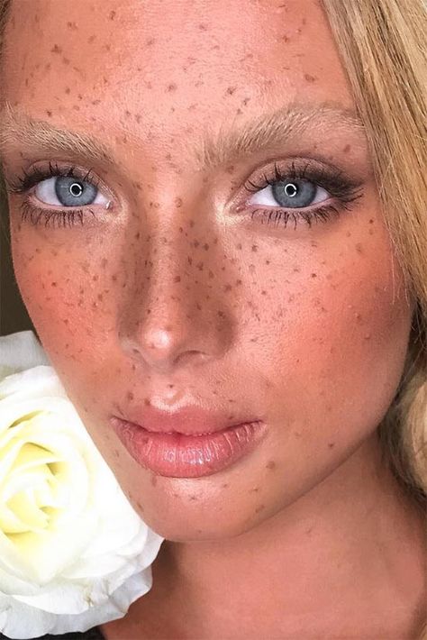 How to Fake Freckles with Makeup: Faux Freckles Tips - Glowsly