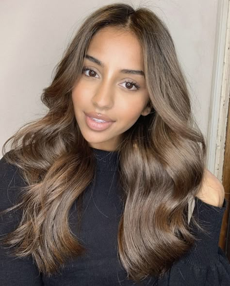 Light Brown Hair Indian Skin, Light Brown Hair On Indian Skin, Ash Brown Hair On Tan Skin, Honey Ash Brown Hair, Brown Hair On Indian Skin, Light Brown Hair On Dark Skin, Hair For Light Skin, Light Brown Hair Dark Skin, Balayage Hair For Dark Skin