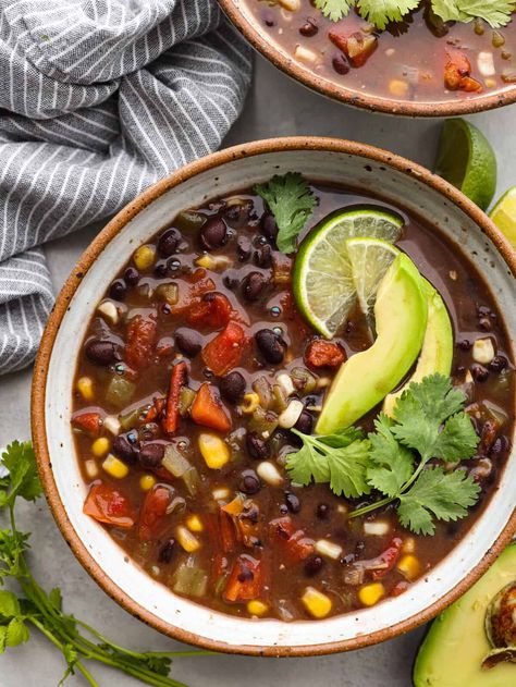 20 Minute Black Bean Soup Black Bean Soup Recipes, Instant Pot Beans Recipe, Health Benefits Of Beans, Easy Black Bean Soup, Black Bean Soup Recipe, Cowboy Beans, The Recipe Critic, Slow Cooker Pasta, Recipe Critic