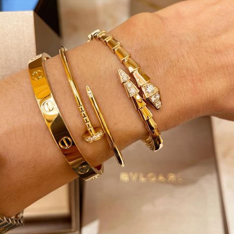 ALO (@aylouve) posted on Instagram • Oct 28, 2021 at 5:15am UTC Traditional Jewelry Antique, Alluring Aesthetic, Bvlgari Bracelet, Bvlgari Jewelry, Jewelry Chanel, Expensive Jewelry Luxury, Accesories Jewelry, Cz Bracelet, Wrist Jewelry