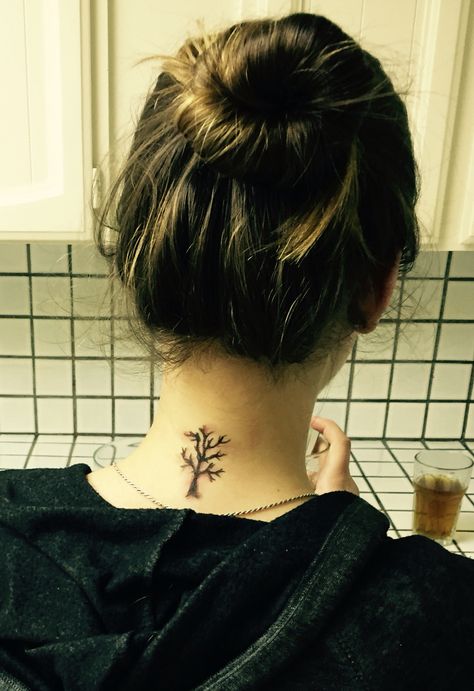 Back Of Neck Tree Tattoo, Tree Tattoo On Neck, Alex G Tattoo Ideas, Poison Tree Tat, Poison Tree Tattoo Design, Poison Tree Tattoo Meaning, Tree Neck Tattoo, Neck Tattoo Aesthetic, Poison Tree Tattoo