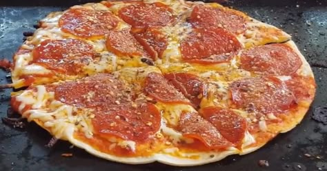 Can you Cook Pizza on a Blackstone Griddle? Yes, Like this! Griddle Pizza, Griddle Pizza Recipes, Blackstone Pizza Dough Recipe, Blackstone Grill Recipes Pizza, Pizza On The Griddle, Black Stone Pizza, Griddle Pizza Recipes Blackstone, Black Stone Pizza Recipe, Blackstone Grill Pizza