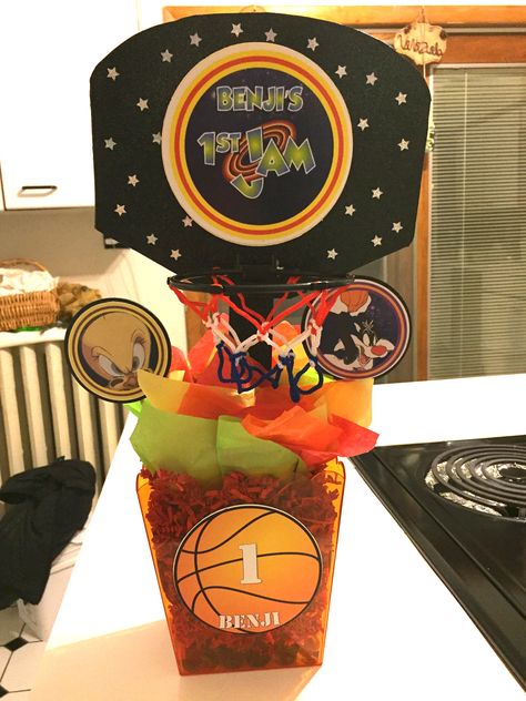 Space Jam Centerpieces Ideas, Space Jam Birthday Party, Space Jam Party, Space Jam Theme, Looney Tunes Party, Looney Tunes Space Jam, Jam Gift, Baby Boy 1st Birthday Party, Diy Space