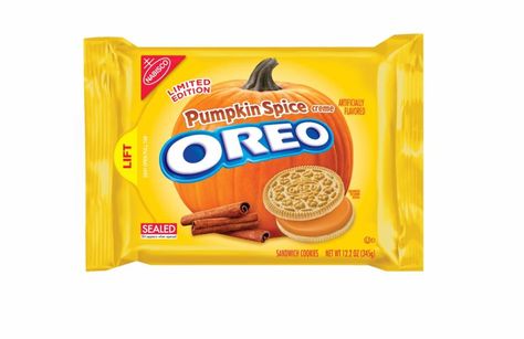 Oreo’s new Pumpkin Spice cookies will hit store shelves later this month. Weird Oreo Flavors, Oreo Cookie Flavors, Oreo Flavors, Pumpkin Spice Cookies, Fall Snacks, Cookie Flavors, Pumpkin Spice Season, Spice Cookies, Pumpkin Flavor