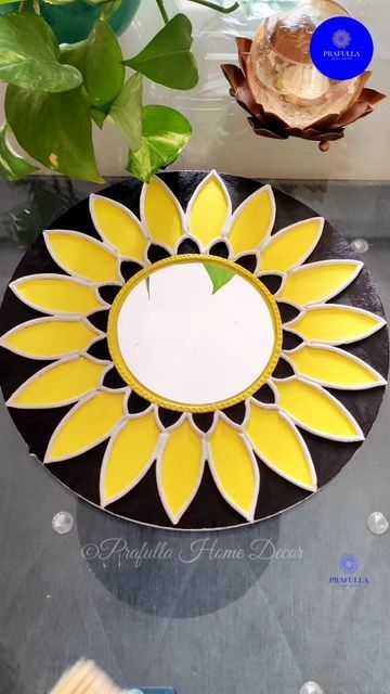 Sunflower Lippan Art, Mud Mirror Art, Mud Art, Burst Of Color, Lippan Art, Clay Wall Art, Mens Gold Jewelry, Work Diy, Adult Coloring Book Pages