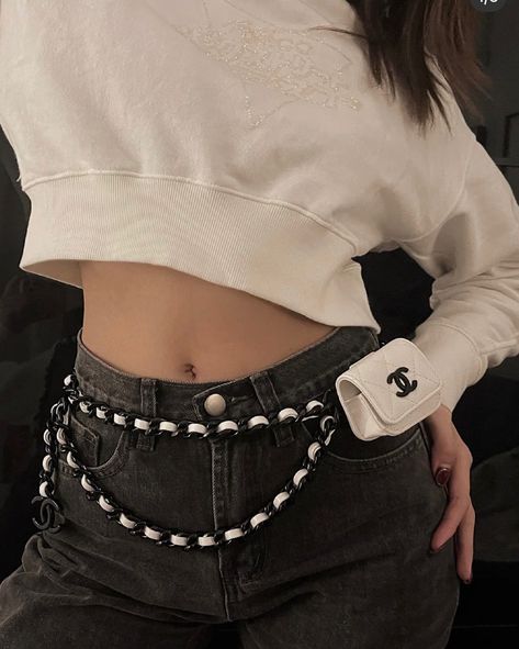 Mini Waist Bag, Chanel Belt Bag Outfit, Belt Bag Chanel, Chanel Wallet On Chain Outfit, Chanel Waist Chain, Luxury Chic Chain Belt, Chanel Waist Bag, Chanel Belt Bag, Luxury Black Chain Belt