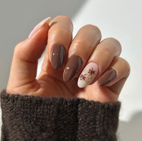 💅 thenaillologist 👈 Instagram Brown Stiletto Nails, Winter Nails Brown, Trendy Brown Nails, Brown Nails Ideas, Nails For Everyday, Chocolate Brown Nails, Dark Brown Nails, Brown Nail Ideas, Brown Nail Designs