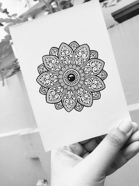 Black Pen Mandala Art Easy, A6 Size Painting, A6 Drawing Ideas, Mini Mandala Art Designs, Mandala Sketch Simple Easy, White Pen Art On Black Paper Mandala, White Mandala On Black Paper, Small Mandala Drawing Easy, Mandala Sketch Simple