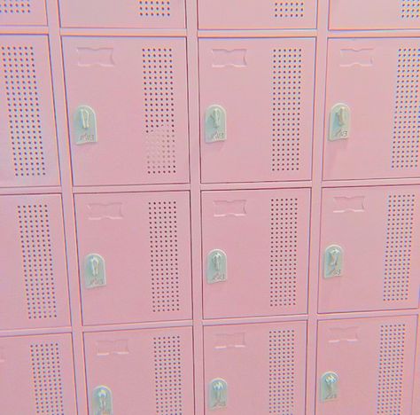 Cute Lockers, Locker Aesthetic, Pink Locker, Can You Call Me, Cheer Captain, Phone Inspiration, Elle Woods, Cute Notes, Glitter Pens